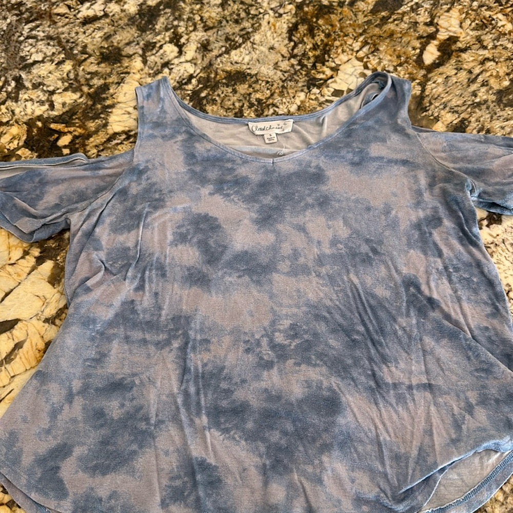 Cold shoulder tie tank